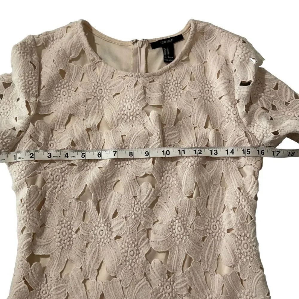 Forever 21 Lace Blush Dress MEDIUM - Picture 4 of 13